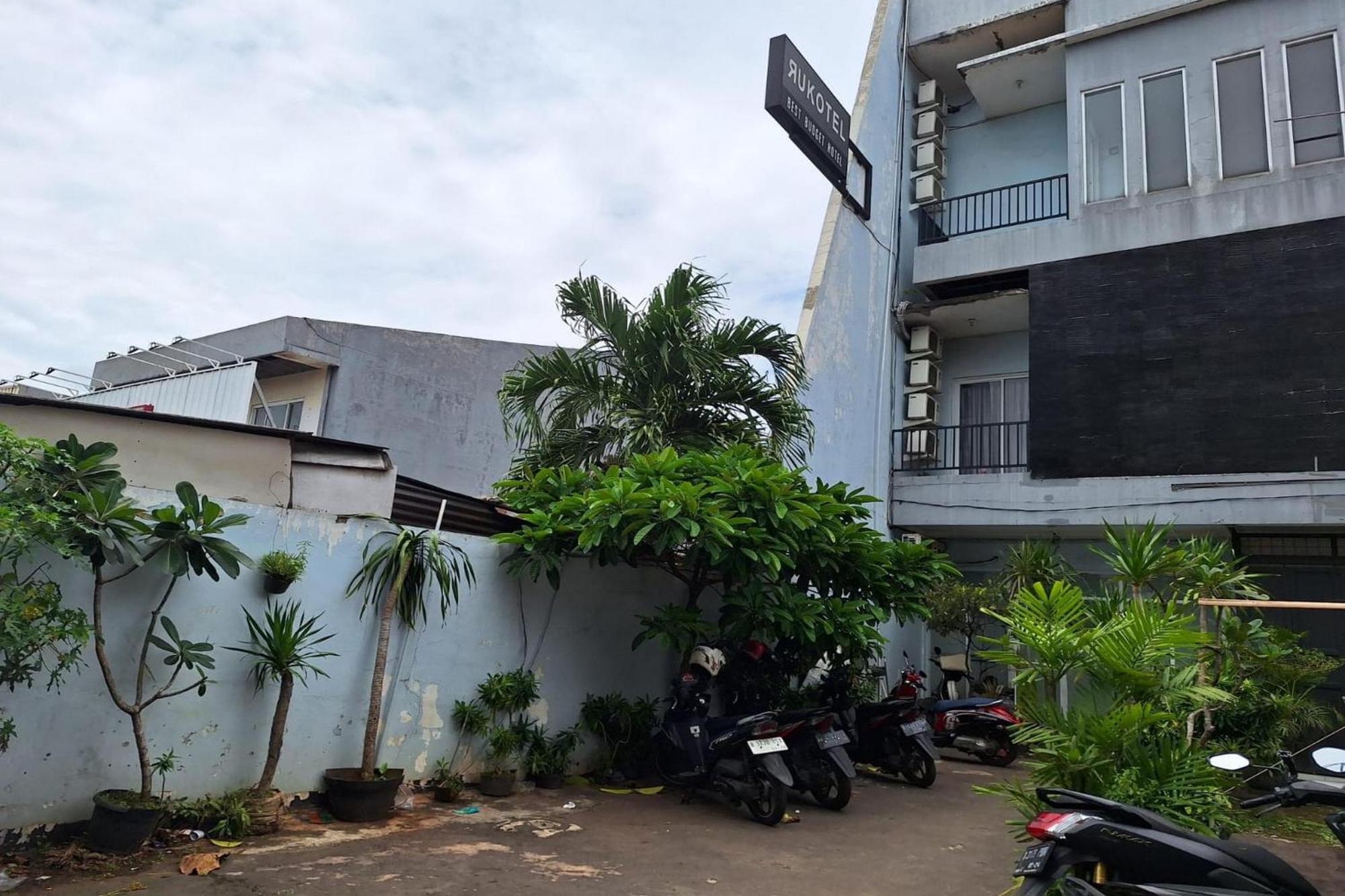 Oyo 93584 Rukotel South Tangerang Exterior photo